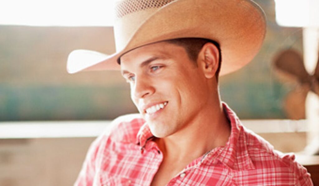 Dustin Lynch Record Deals