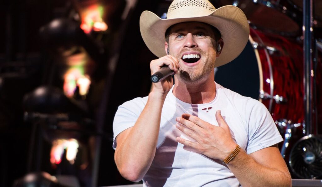 Dustin Lynch Lifestyle